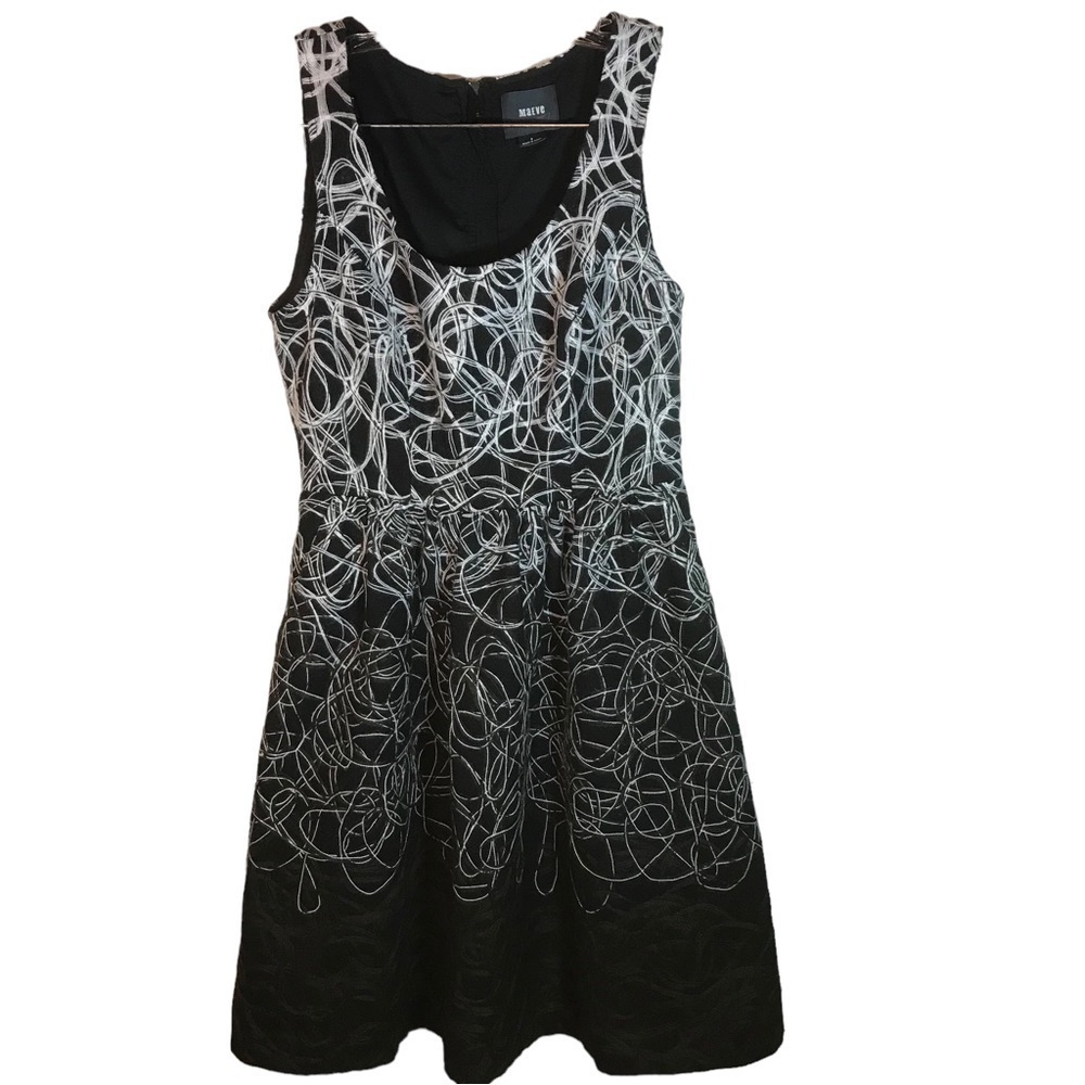 Maeve Anthropologie Fading Tracery Dress 0 Black White Embroidered fit and flare
